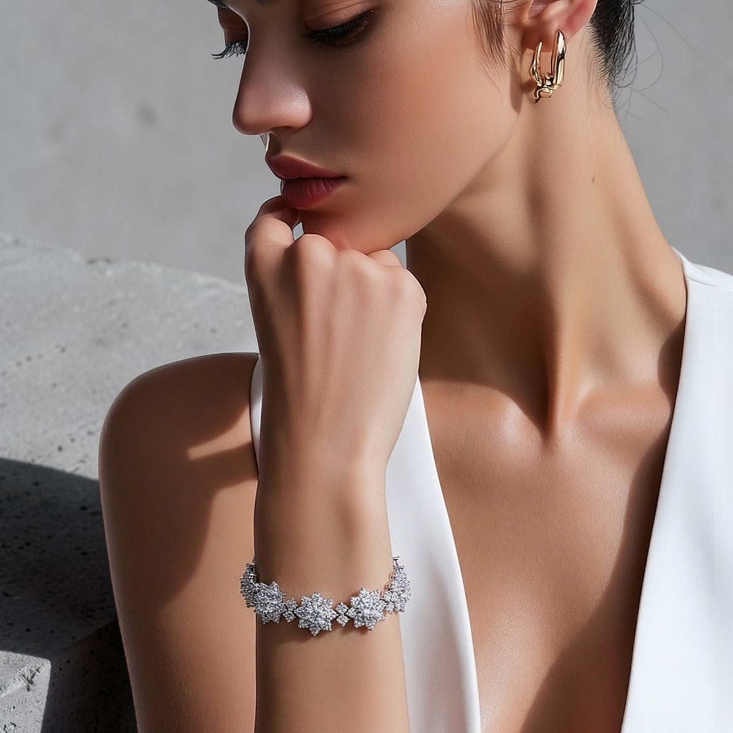 Sunflower Bracelet | Round Center Stone Diamond Simulant | 14K White Gold Plating Bangle | 925 Sterling Silver | Crushed Ice CZ